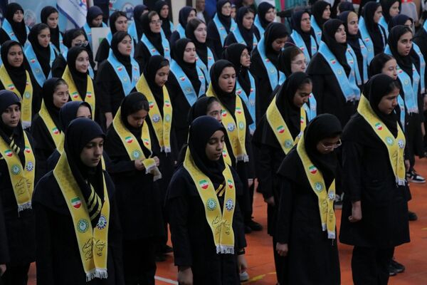 همایش «یاوران انقلاب» در بهارستان‌دو