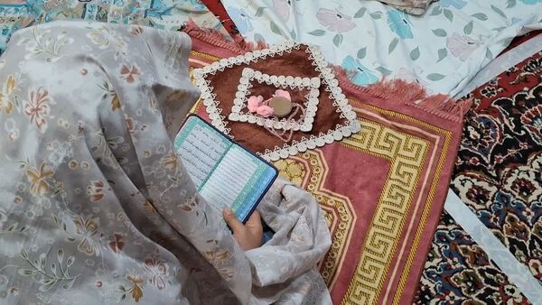 اعتکاف دختران دانش‌آموز قم در مسجد امام حسین(ع)