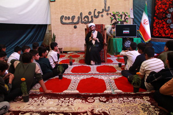 حضور خادمان رضوی در اعتکاف دانش‌آموزی فهرج