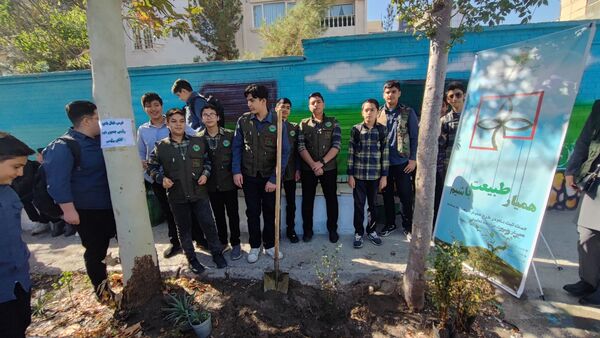 آیین بازگشایی مدارس و نواختن زنگ مهر ایثار و شهادت در ناحیه ۶ مشهد 