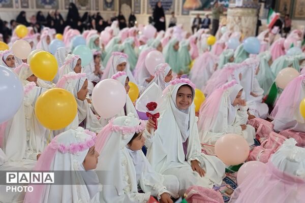 آغاز مسیر نور؛ قاب‌هایی از جشن تکلیف دختران شهرستان بن