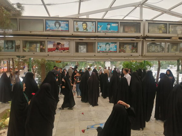 تجلیل از دانش‌آموزان برگزیده پویش «شهید من» در قم