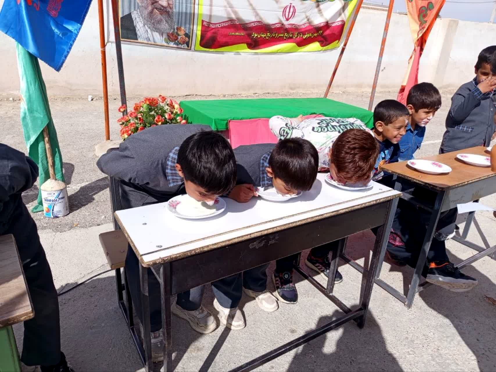جشن نیمه شعبان و فجر انقلاب در آموزشگاه سلمان فارسی ابرکوه