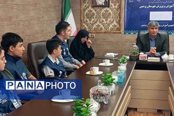 دیدار مسئولان اداره آموزش و پرورش پردیس با خبرنگاران پانا 