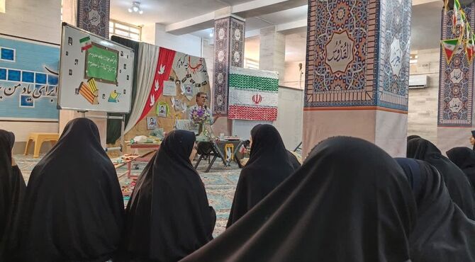 آغاز سال تحصیلی نجف‌آباد در زیر سایه شهدا