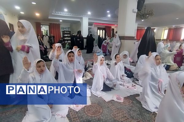 آیین جشن تکلیف دانش‌آموزان دختر شهرستان پردیس در فضایی معنوی و باشکوه