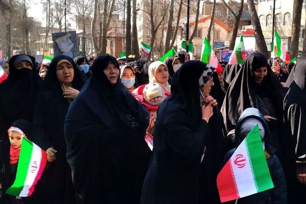 ایستادگی و حضور گرم مردم دماوند در راهپیمایی ۲۲ بهمن