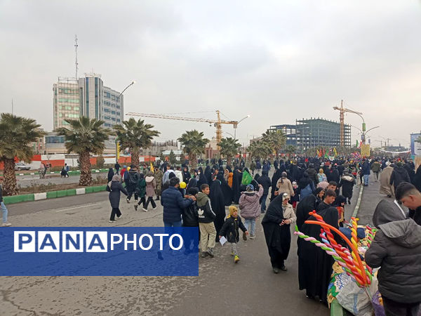 شادپیمایی مردم قم در جشن نیمه شعبان
