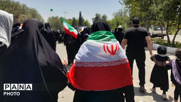  نمایشِ اقتدار در تشییعِ رهبر شهید