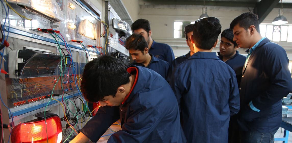 آ‌موزش و توانمندسازی 580 مربی و ‌1663 دانش‌آموز در باشگاه کارآفرینان نوجوان