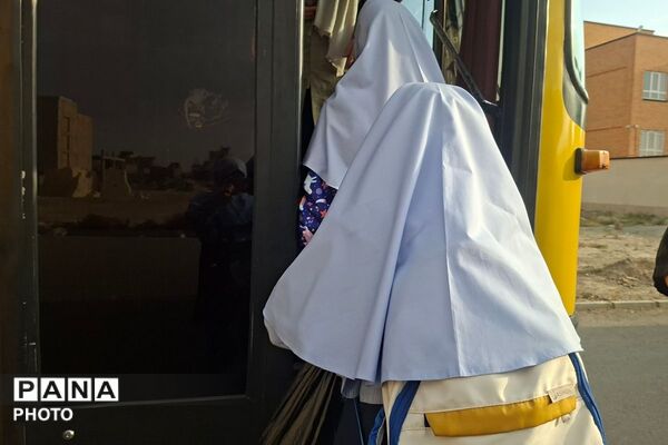 اردوی دانش‌آموزان مدرسه هیئت‌امنایی صدیقی ملارد در بوستان پل طبیعت تهران