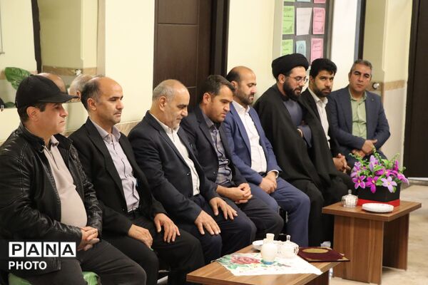 تجلیل مسئولان لاهیجان از معلمان در هفته بزرگداشت مقام معلم