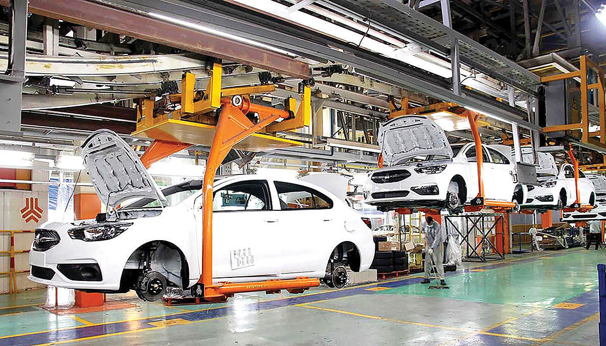 بهبود وضعیت صنعت خودرو با سرمایه‌گذاری مشترک و تبادل فناوری با شرکت‌های معتبر خودروسازی جهان