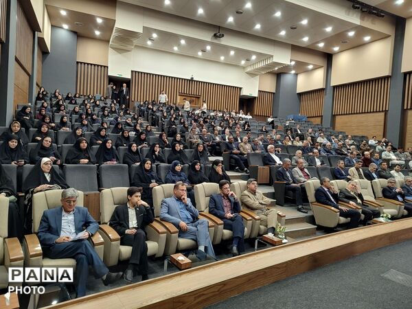 آیین تجلیل از معلمان نمونه آموزش و پرورش ناحیه سه مشهد 