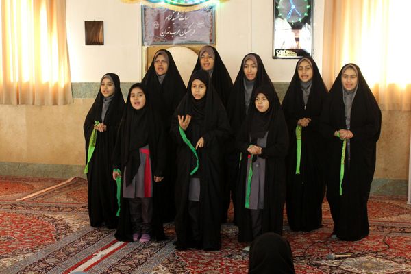 عزاداری باشکوه دانش‌آموزان و مسئولان در سوگ حضرت فاطمه زهرا (س)