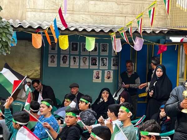 مراسم چفیه‌های بهشتی در دبیرستان قلم اصفهان