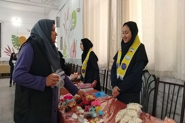 برپایی نمایشگاه و بازارچه کارو فناوری در دبیرستان شهید مجید دهنوی نیشابور