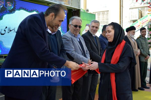 طنین زنگ انقلاب در بهارستان‌دو 