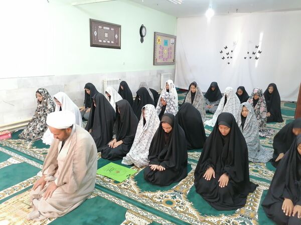 نمازجماعت دردبیرستان حاج مهدی روحانی ارغا