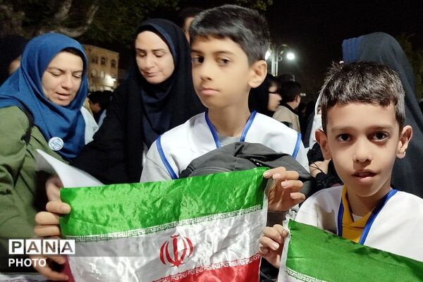 برپایی ایستگاه سلامت با حضور سفیران سلامت دانش‌آموزی ناحیه 2 شهرری در میدان نماز