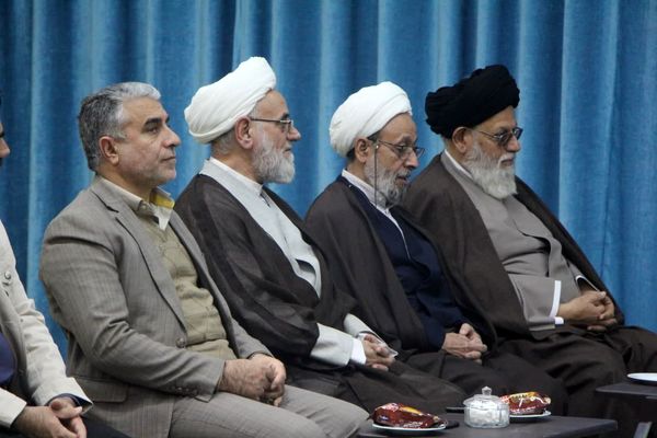 رونمایی کتاب «صبحی که در راه است» 