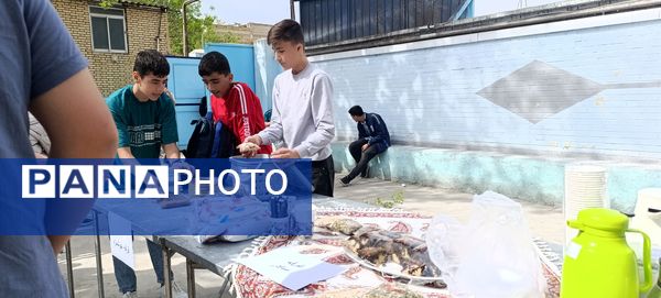 برپایی بازارچه کار و فناوری در دبیرستان شهید بهشتی آشخانه