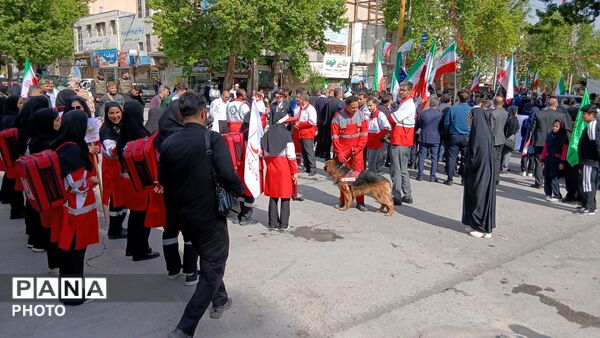 جانفدایان خرم‌ آباد در روز ولادت امام رضا (ع) به رژه برخاستند