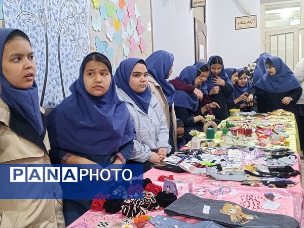 برگزاری بازارچه دانش‌آموزی در دبیرستان دکتر جواد حداد ۲ ناحیه 5