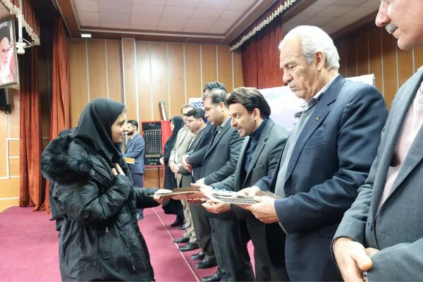 آیین تجلیل و اختتامیه طرح‌های آموزشی معاونت آموزش متوسطه و برگزیدگان رتبه‌های برتر آموزشی در قرچک