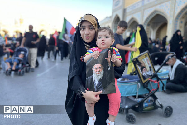 مشهد در سوگ؛ بدرقه باشکوه رهبر شهید انقلاب در جوار بارگاه رضوی