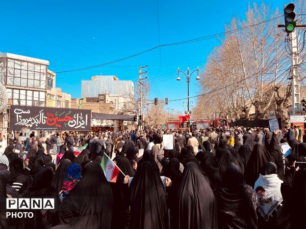 مردم گالیکش کفن پوش به میدان آمدند