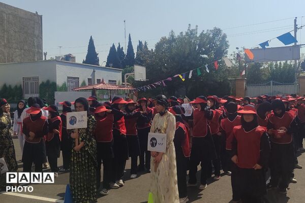 افتتاحیه طرح میدان پویا در دبیرستان شاهد بهشت رباط‌کریم