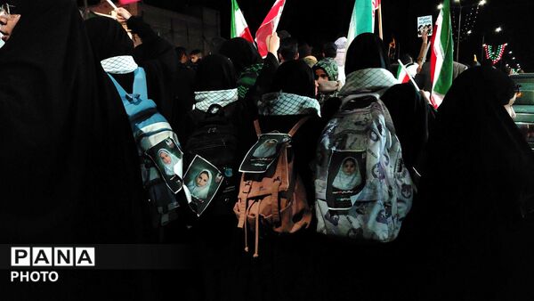 از خاکستر دشمن، نور امید می‌تراشیم