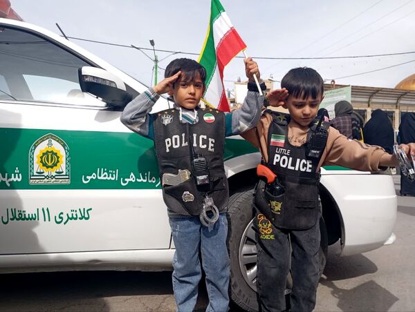 اقتدار کودکان نی‌ریزی در حماسه 22 بهمن