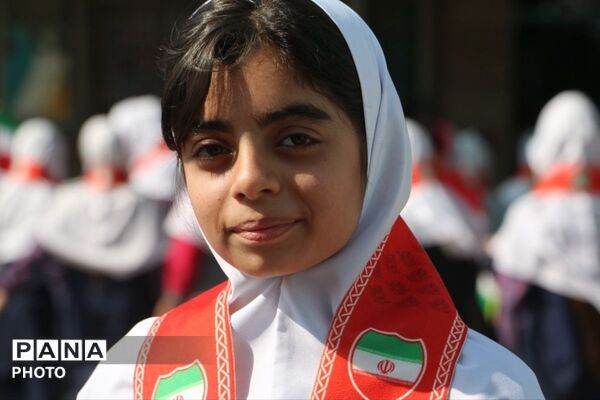 طنین(گام دوم انقلاب) در زنگ پیشتازان؛آغاز دوباره عهد نسل آینده با آرمان های انقلاب اسلامی