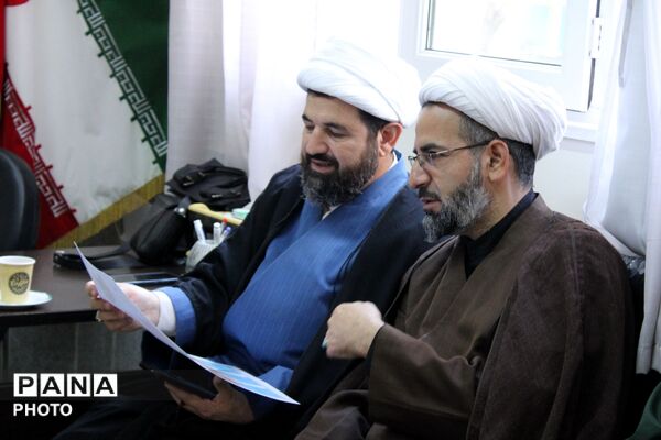 افتتاح نمایشگاه دست سازه‌های هنری در هفته مشاغل