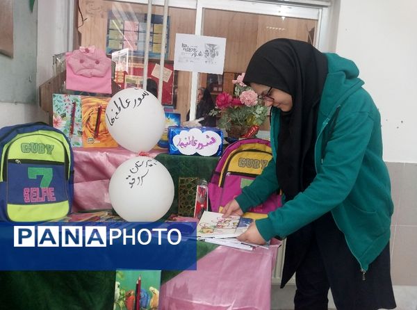 مراسم جشن عاطفه‌ها با یاد و خاطره شهید سید حسن نصرالله در دبیرستان میرزا جعفر سروقد