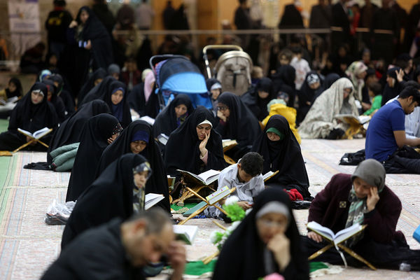 آیین ترتیل خوانی خانوادگی در حرم حضرت معصومه(س)