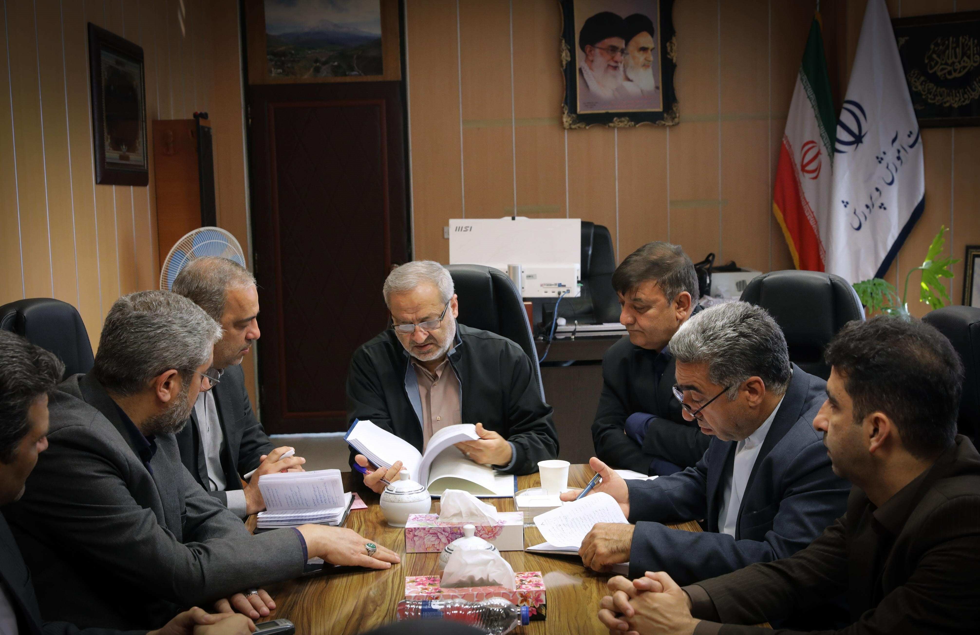 تاکید وزیر آموزش و پرورش بر صیانت از حقوق فرهنگیان/ پروژه مهر نیازمند بازنگری جدی است