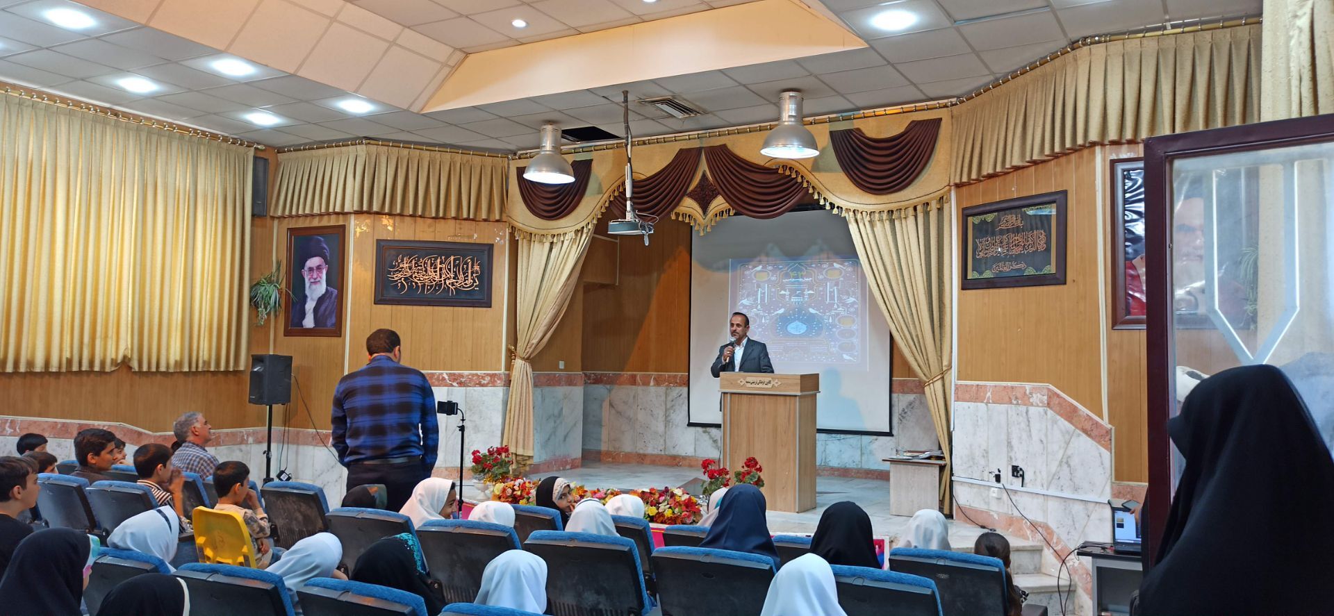 آیین تجلیل از برگزیدگان مسابقات قرآن عترت نماز در شیروان