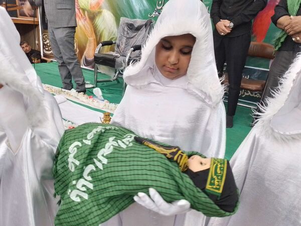 برگزاری مراسم شیرخوارگان حسینی در خلیل آباد