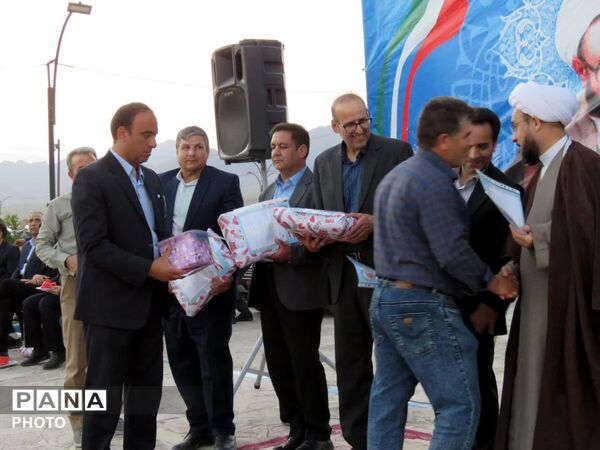 همایش «سپاس معلم» در خلیل‌آباد