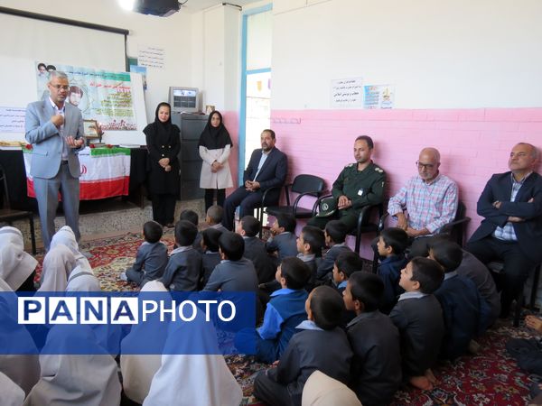 بازدید نماینده منطقه ترشیز کهن از مدارس خلیل آباد