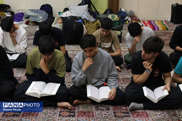 اعتکاف دانش‌آموزی در مسجد جامع امام جعفر صادق(ع) اقدسیه