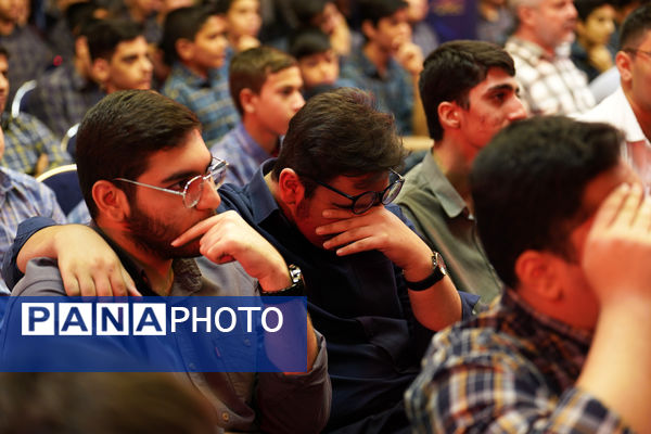 گردهمایی بزرگ ارکان هیات‌های دانش‌آموزی مدارس شهر تهران در حسینیه عشاق 