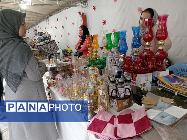 برگزاری نمایشگاه صنایع دستی در محله طلاب مشهد