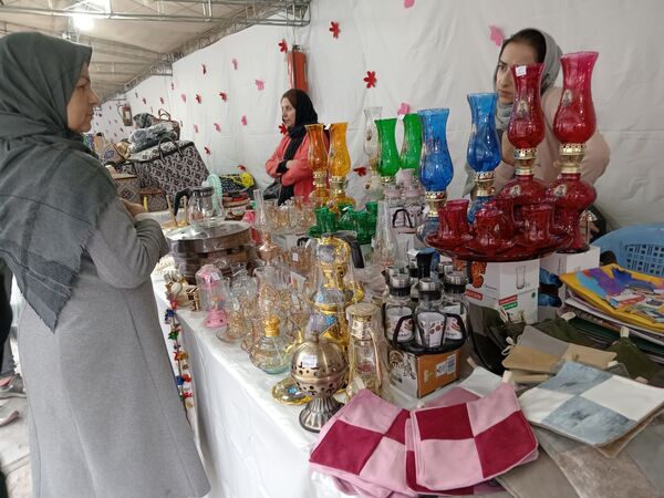 برگزاری نمایشگاه صنایع دستی در محله طلاب مشهد