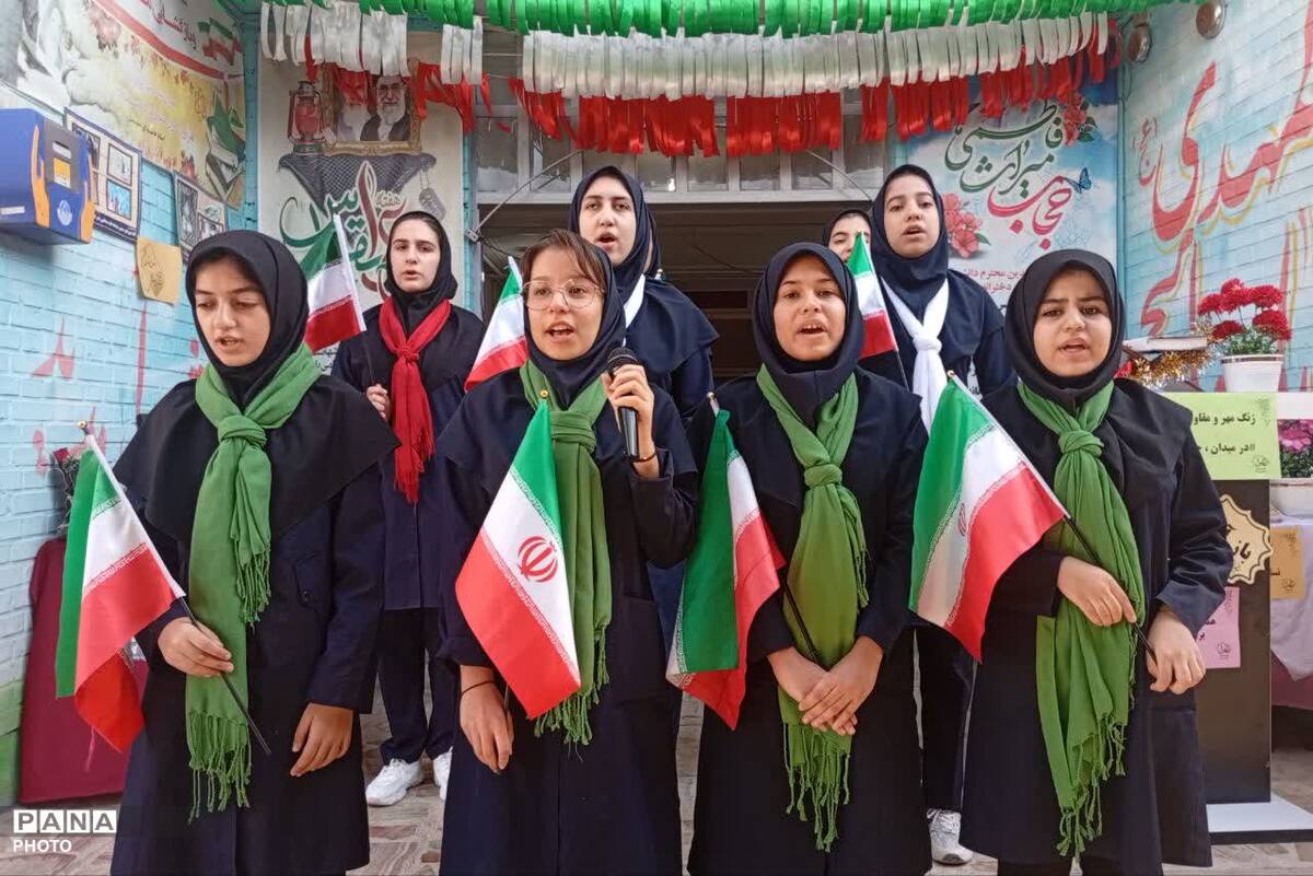 آیین بازگشایی مدارس و گرامیداشت هفته دفاع مقدس در دبیرستان نرجس شیراز