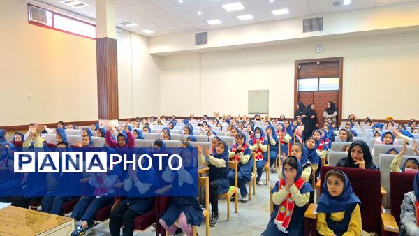 فریاد آزادی و همبستگی در دبستان آرمینه مصلی‌نژاد