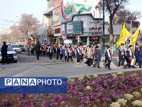 هم‌صدایی نسل آینده در مراسم باشکوه گلبانگ انقلاب